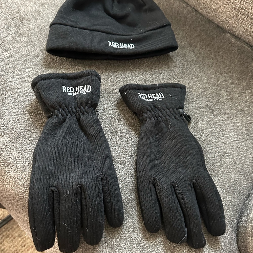 RedHead Black Gloves and Beanie Set